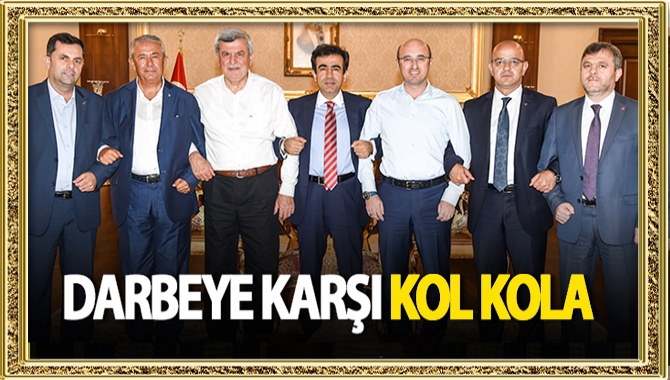 Vali Güzeloğlu'nun çağrısı üzerine il başkanları bir araya gelerek darbeye