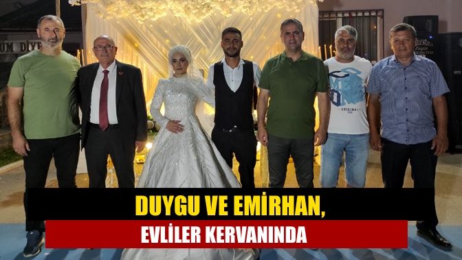 Kefken Mahallesi sakinlerinden Emirhan Ekrem ve Duygu Altınaydın, sevdiklerinin huzurunda