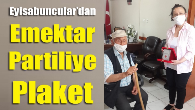 CHP Kandıra İlçe Başkanı Gülay Eyisabuncular, partinin emektar büyüklerinden Ahmet