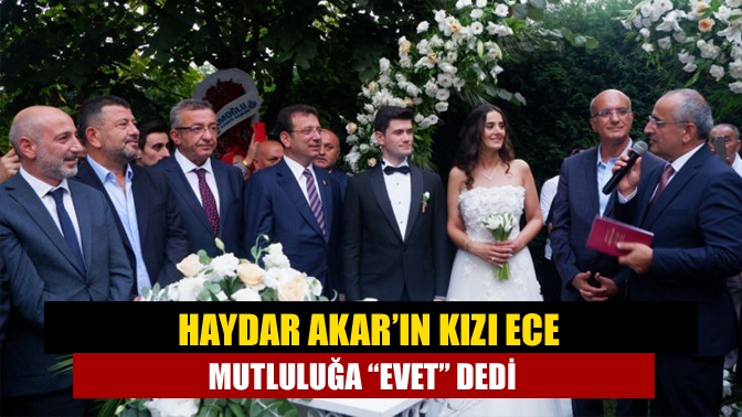 Türkiye Büyük Millet Meclisi Başkanvekili Haydar Akar ve Esma Akar