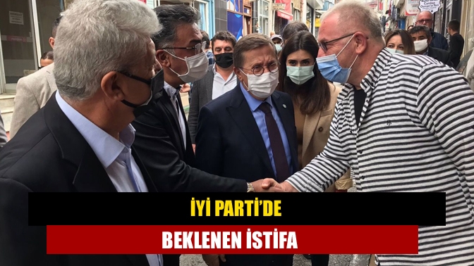 İYİ Parti Kandıra İlçe Başkanı Hilal Kübra Altınay, işlerinin yoğunluğu