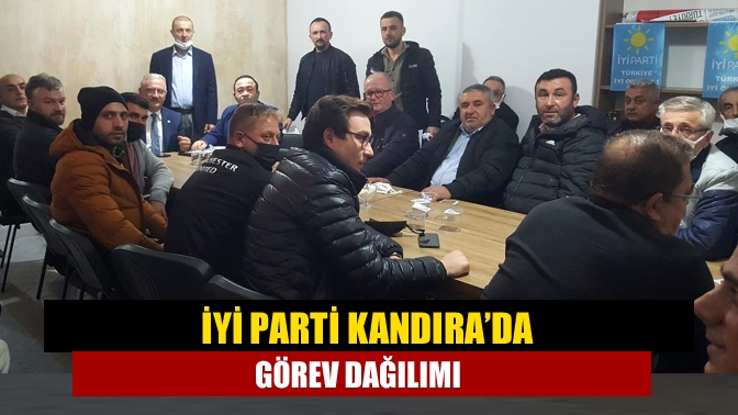 İYİ Parti Kandıra İlçe Başkanı Yusuf Battal, yönetim kurulu üyeleri