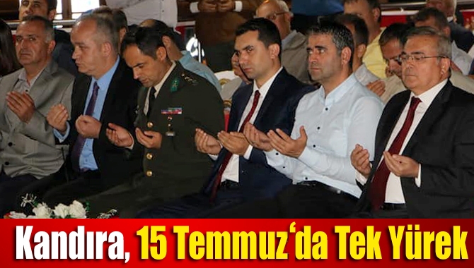 Kandıra Belediyesi ve Kandıra Kaymakamlığı’nın ortaklaşa düzenlediği 15 Temmuz Demokrasi
