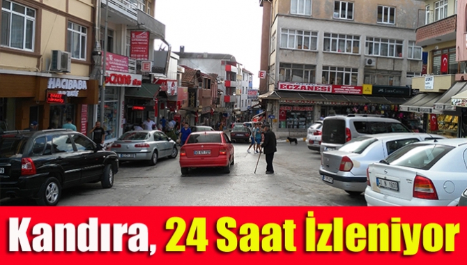 Kandıra Kent Meydanı, kurulan şehir kamerası sayesinde 24 saat canlı