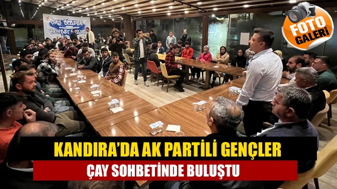 AK Parti Kandıra İlçe Gençlik Kolları Başkanı İsmail Dursun ve