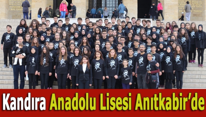 Kandıra Anadolu Lisesi öğrencileri Anıtkabir’i ziyaret ederek, askeri törenle Atatürk