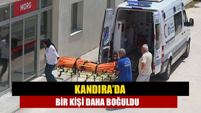Olumsuz hava koşulları ve dalgalar sebebi ile denize girmenin yasaklandığı