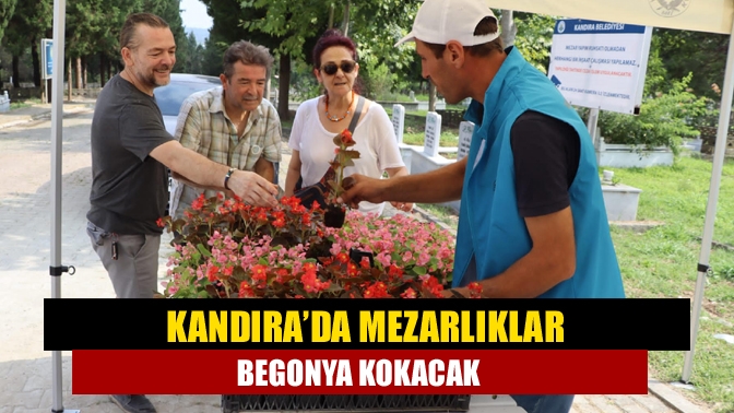 Kandıra Belediyesi tarafından arefe günü ilçede bulunan mezarlıklarda ziyaretçilere su,