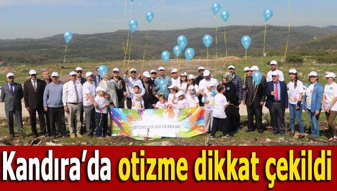 Kandıra Zafer İlkokulu, Dünya Otizm Farkındalık Günü dolayısıyla program düzenledi.