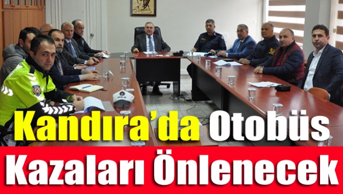 Kandıra Kaymakamı Mehmet Ünal başkanlığında bir araya gelen ilçe yöneticileri,