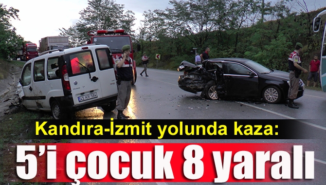 Kandıra-İzmit yolu üzerinde hafif ticari araç ile otomobilin karıştığı trafik