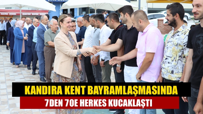 Kandıra Kaymakamlığı ve Kandıra Belediyesi’nin ortaklaşa düzenlediği bayramlaşma programı, ilçede