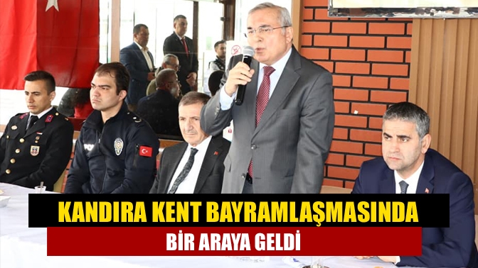 Kandıra Kaymakamlığı ve Kandıra Belediyesi’nin ortaklaşa düzenlediği bayramlaşma programı, ilçede