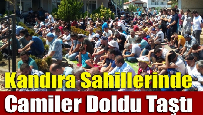 Kurban Bayramının dördüncü gününe rastlayan cuma namazı Kandıra sahillerindeki camileri