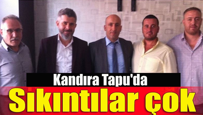 Emlakçılar Odası Başkan Vekili Fuat Özdağ ve yöneticiler, personel eksikliğinin