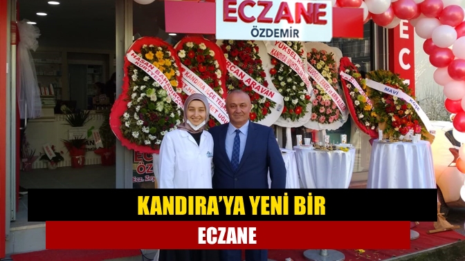 Kandıra esnaflarından Hüseyin Özdemir’in kızı Ecz. Zeynep Özdemir, Kandıra Çarşı