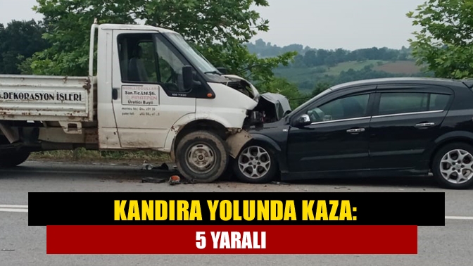 Kandıra Çakırcaali Mahallesi Cicili sapağında kamyonet ile otomobilin çarpışması sonucu