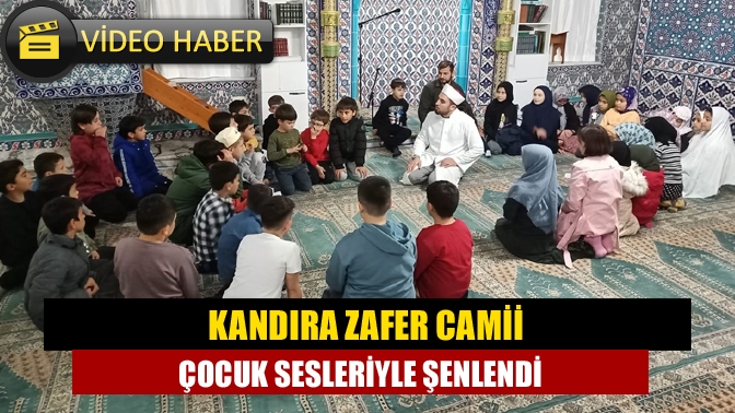 Kandıra Zafer Camii, Zafer İlköğretim öğrencilerinin katılımıyla çocuk sesleriyle şenlendi.