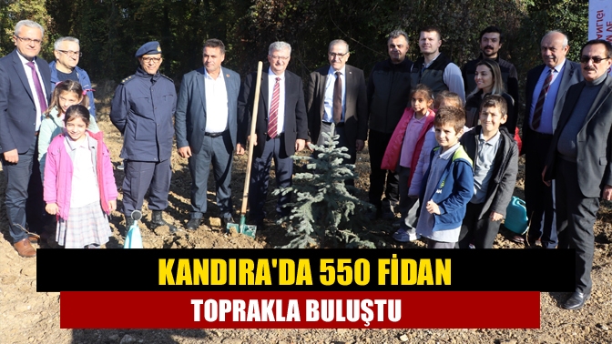 Kandıra'da Milli Ağaçlandırma Günü çerçevesinde Kabaağaç Mevkiinde 550 fidan toprakla