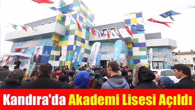 Büyükşehir Belediyesi tarafından hayata geçirilen Kandıra Akademi Lise'nin tanıtım programı