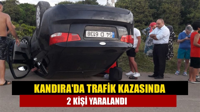 Kandıra Bağırganlı Mahallesi'nde yol kenarındaki elektrik direğine çarparak devrildi 