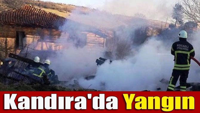 Kandıra’da bilinmeyen bir nedenle çıkan yangın sonrasında samanlık tamamen yandı