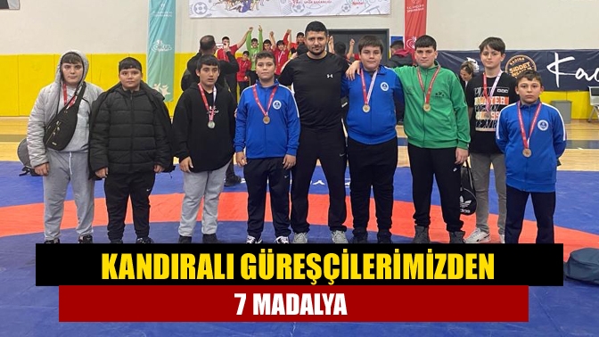 Kartepe Hergeleci İbrahim Spor Salonu’nda düzenlenen okullar arası yıldızlar serbest