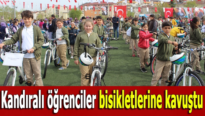 Kandıra Belediyesi ve İzmit Belediyesi’nin ortaklaşa düzenlediği bisiklet dağıtım töreninde
