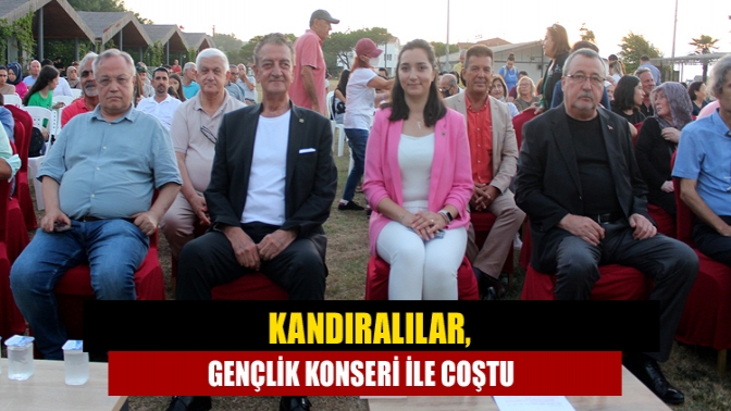 Kandıralılar, ADD Kandıra Şubesi tarafından organize edilen gençlik konseri ile