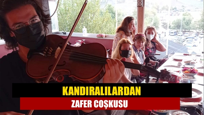 Türk milletinin şanlı Zafer Bayramı, Kandıralılar tarafından coşkuyla kutlandı.