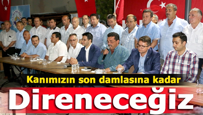 Demokrasi nöbetinde Kandıralı muhtarlar adına açıklama yapan Yeni Kandıra Muhtarlar