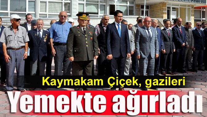 Kandıra Kaymakamı İsmail Çiçek, 19 Eylül Gaziler Günü dolayısıyla ilçede