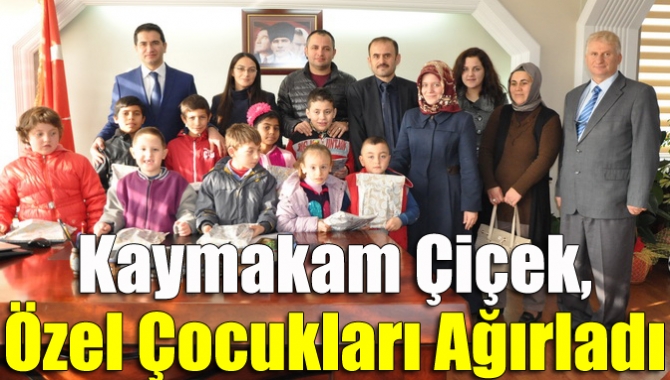 Kandıra Zafer İlkokul Özel Eğitim Sınıfı öğrencileri Kandıra Kaymakamı İsmail