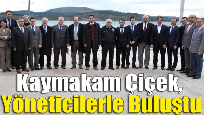 Kandıra Kaymakamı İsmail Çiçek, ilçedeki kurum idarecileri ve daire amirleriyle