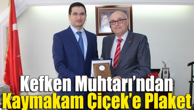 Kefken Muhtarı Zeynel Abidin Ekrem, Kandıra Kaymakamı İsmail Çiçek’i makamında