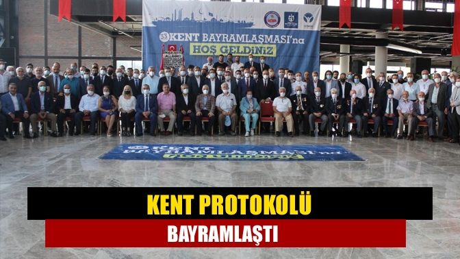 Kocaeli protokolü ve vatandaşlar, 33. Kocaeli Kent Bayramlaşmasında bir araya