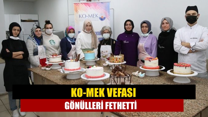 KO-MEK Yenikent Kurs Merkezi’nin yaş pasta kursiyerleri, doğum günü olan