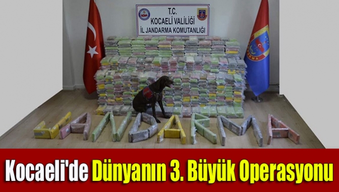 limana yanaşan gemiye düzenlediği operasyonda, 800 kilo kokain ele geçirildi.