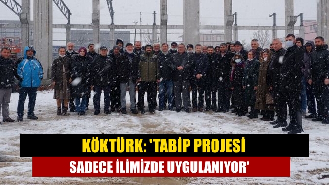 Köy derneklerinin başkan ve temsilcilerine Kullar’daki distilasyon tesisini gezdiren Abdullah
