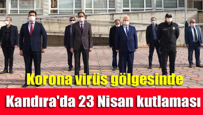 23 Nisan Ulusal Egemenlik ve Çocuk Bayramı Kandıra'da Atatürk Anıtı'na