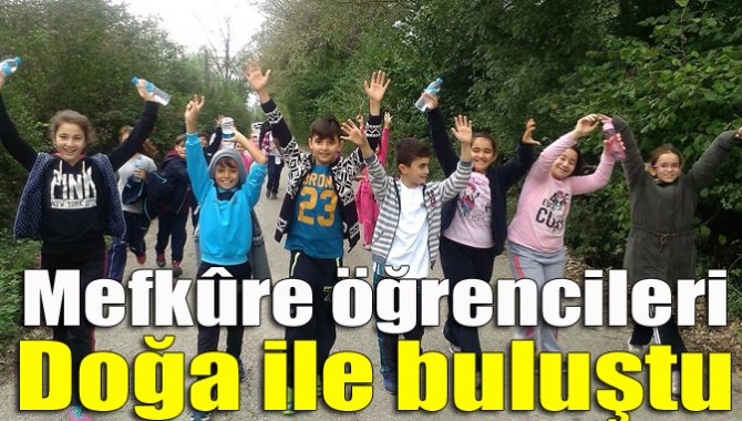 Özel Kandıra Mefkûre Ortaokulu öğrencileri, öğretmenleri ile birlikte doğa yürüyüşüne