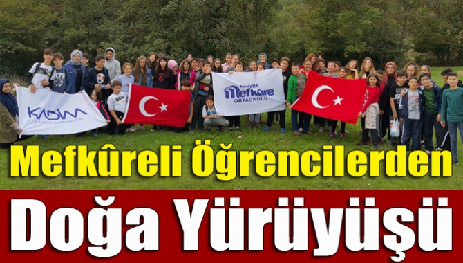 Özel Kandıra Mefkûre Ortaokulu öğrencileri, öğretmenlerinin nezaretinde sonbahar doğa yürüyüşü