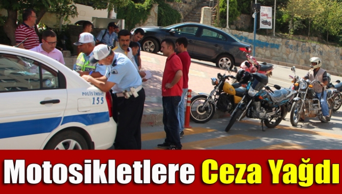 Kocaeli İl Emniyet Müdürlüğü tarafından motosiklet sürücülerine yönelik yapılan denetimlerde