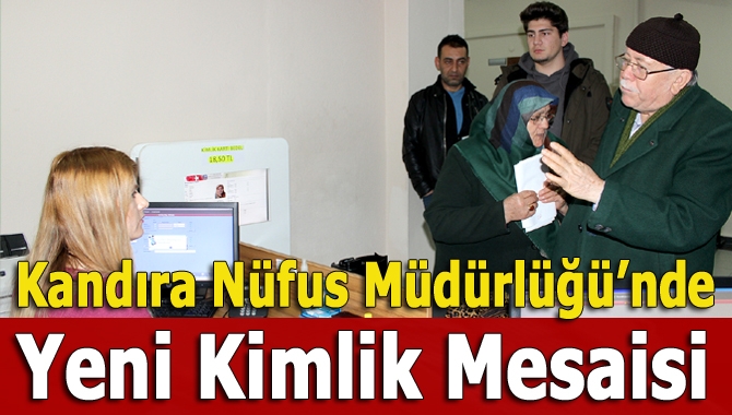 Kandıra İlçe Nüfus Müdürü Dursun Kaya Bıyıkcı, yeni kimlik kartları