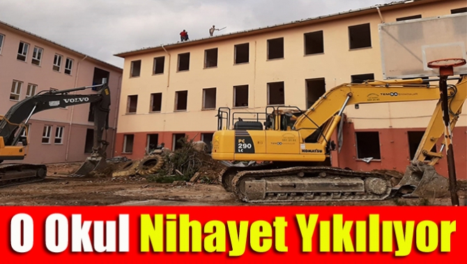 Kandıra Zafer İlkokulu'nun eski binası nihayet yıkılıyor. Yeni binanın inşaatının