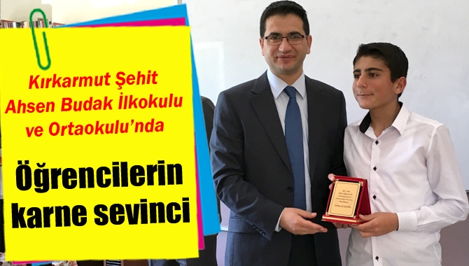 Kandıra’da 2015-2016 eğitim öğretim yılının tamamlanmasının ardından karnelerini alan öğrenciler