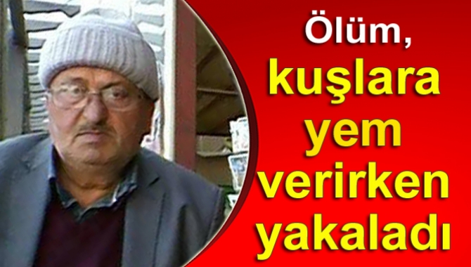 Kandıra’nın Beylerbeyi Mahallesi’nden Fikri Özcan, evinin balkonunda kuşlara yem verirken