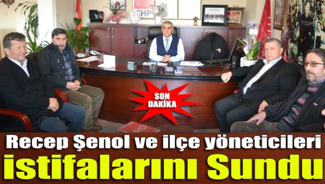 CHP Kandıra İlçe Başkanı Recep Şenol ve ilçe yöneticileri istifalarını