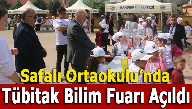 Kandıra Safalı Ortaokulu’nda TÜBİTAK 4006 Bilim Fuarı açıldı.