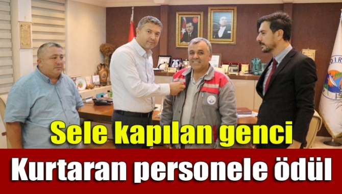 Kandıra Belediye Başkanı Ünal Köken, Kızılcapınar Mahallesinde sele kapılan genci
